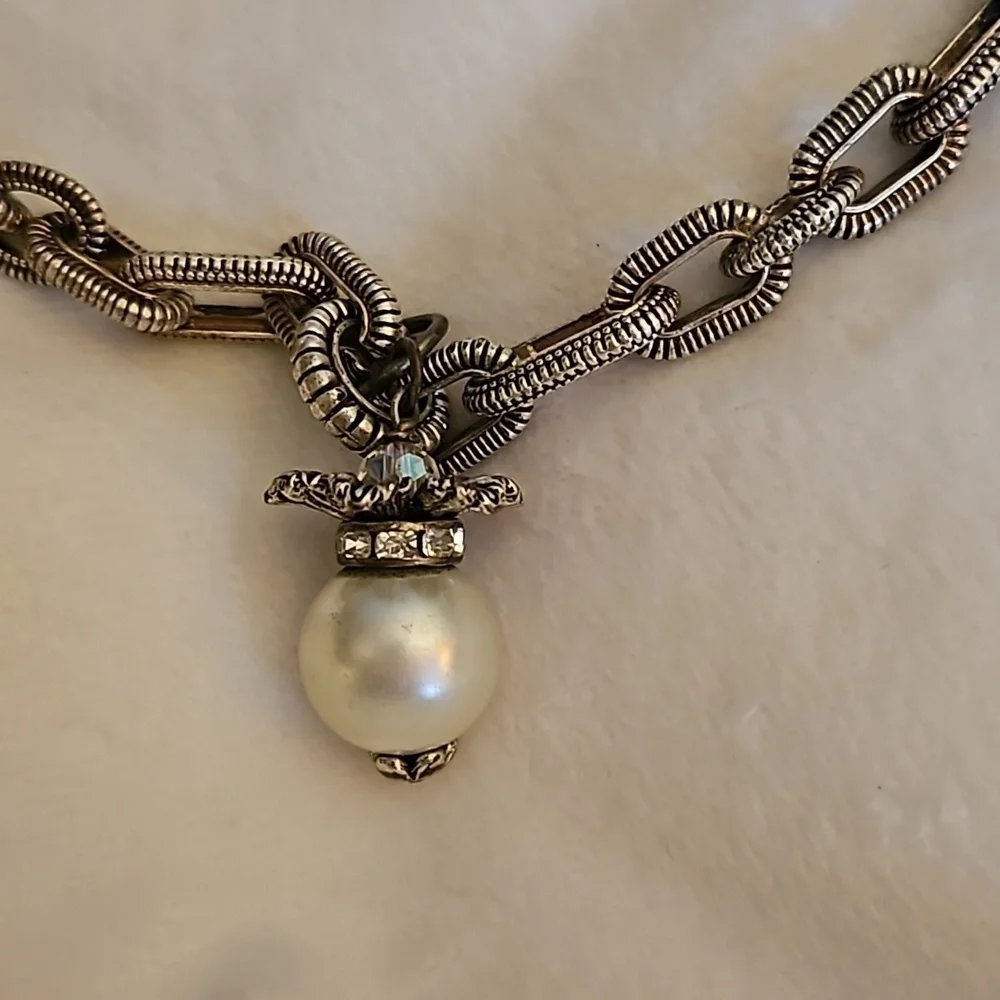 Vintage Textured Oval Link Pearl Pendant Castlecore Chain Necklace